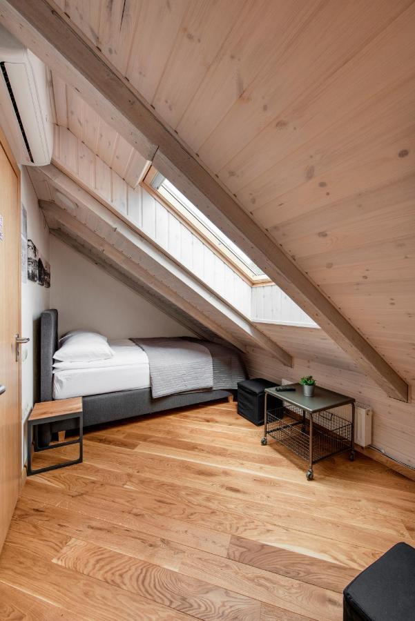 Small Attic Rooms In Kaunas Old Town Kültér fotó