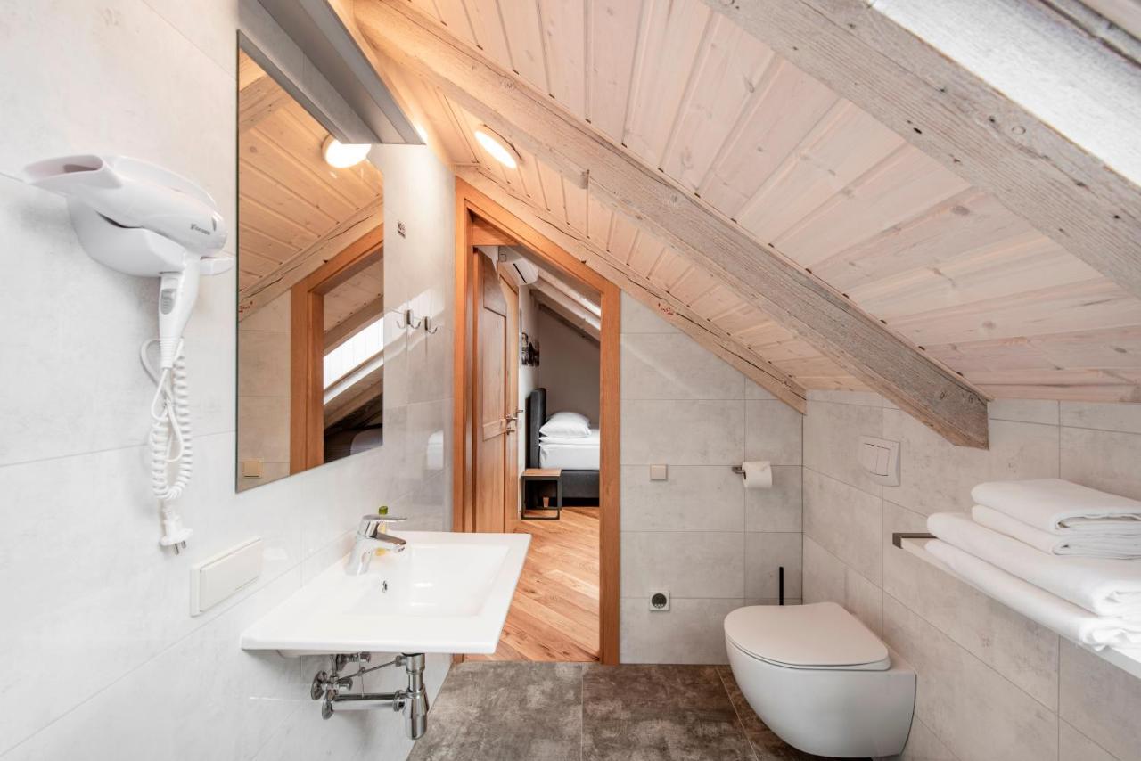 Small Attic Rooms In Kaunas Old Town Kültér fotó