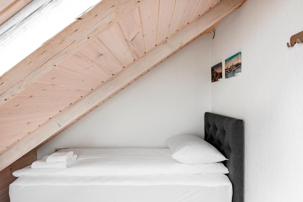 Small Attic Rooms In Kaunas Old Town Kültér fotó